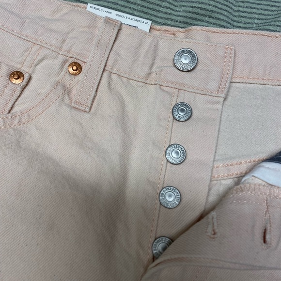 Levi’s 501 Shorts - Picture 3 of 4